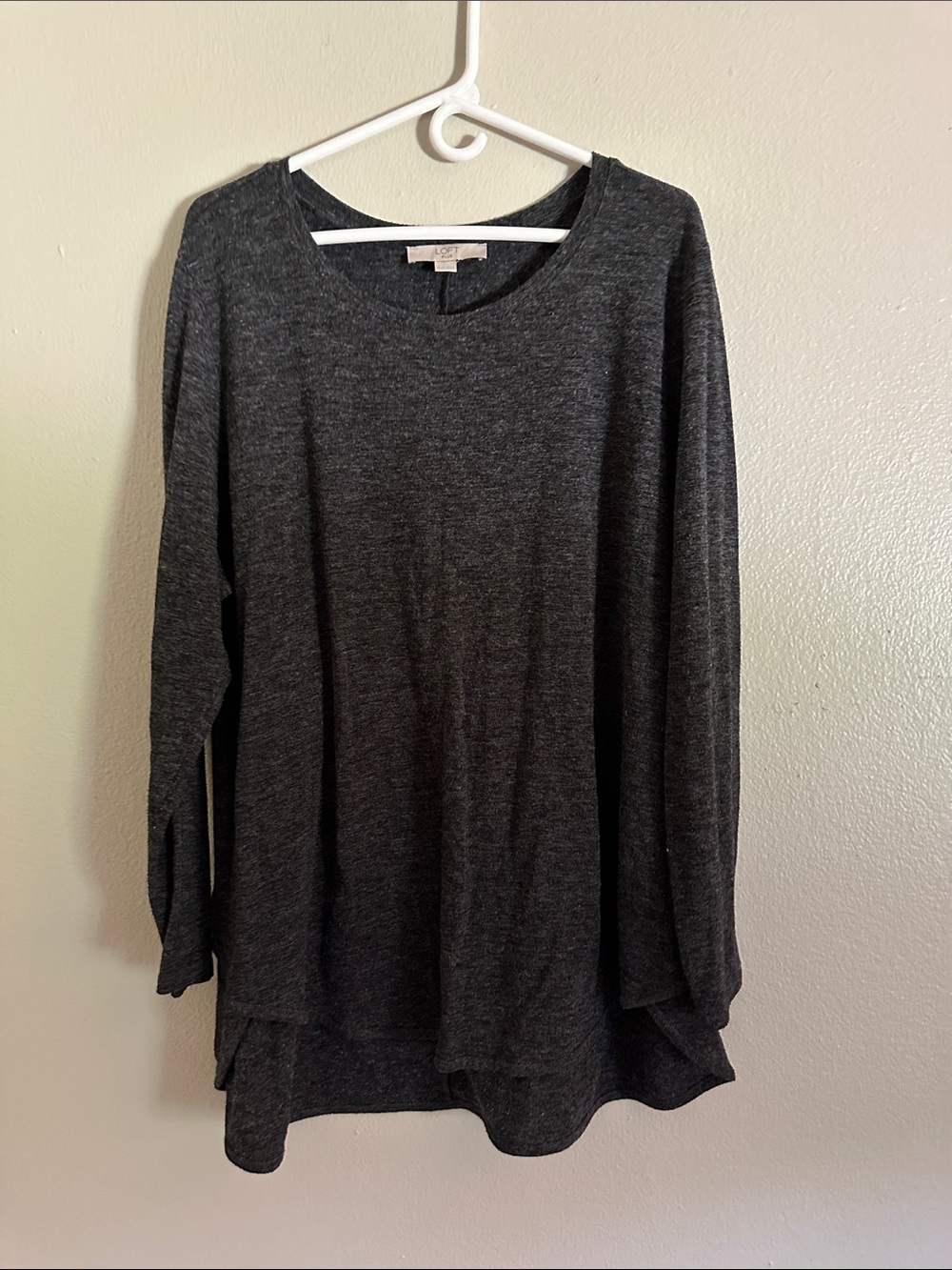 LOFT Plus Dark Gray Knit Tunic Top 20-22